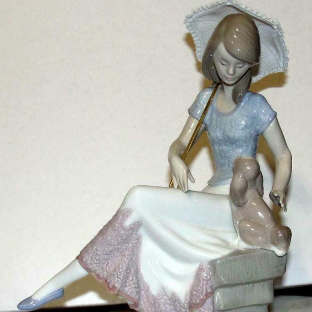 LLADRO "PICTURE PERFECT"-Girl with Puppy & Parasol